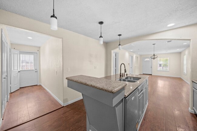 Building Photo - 2821 Holman St