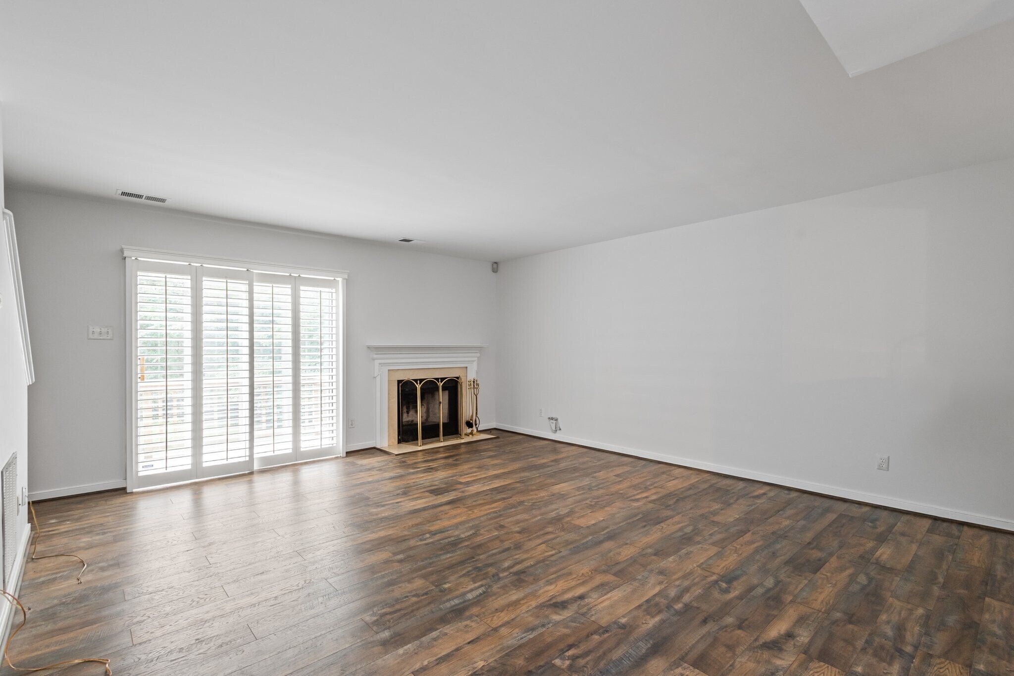 Building Photo - 12021 Shore View Dr