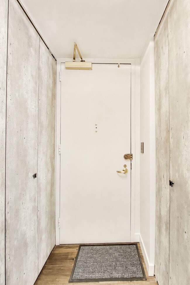 Building Photo - 100 E Walton St