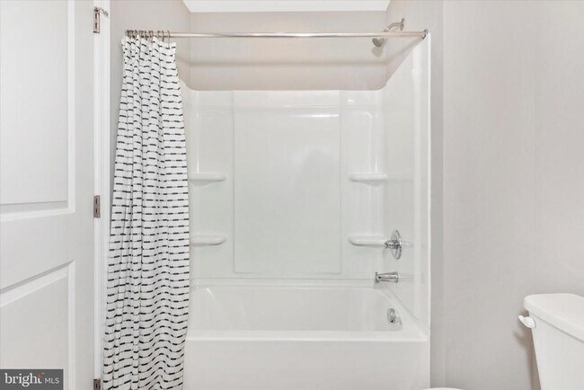 Building Photo - 38 Diopside Dr