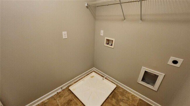 Building Photo - 4680 Raven Wood Loop