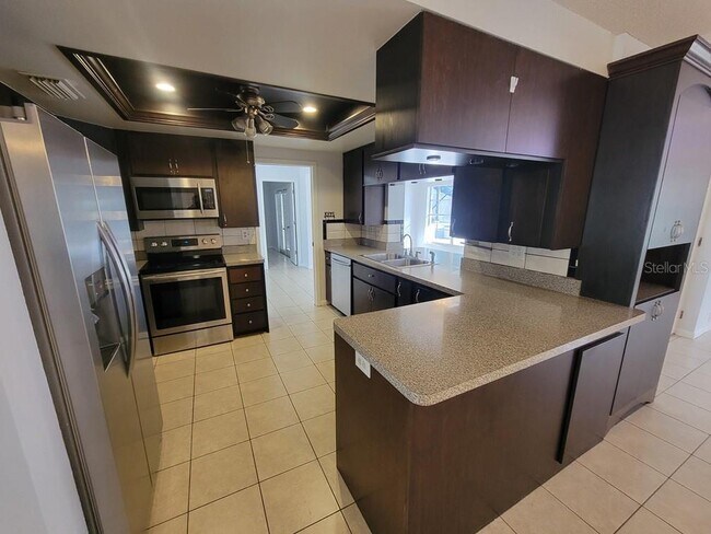 Building Photo - 8542 Braxton Dr