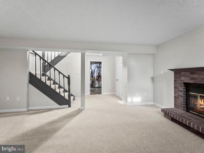 Building Photo - 10110 Shelldrake Cir