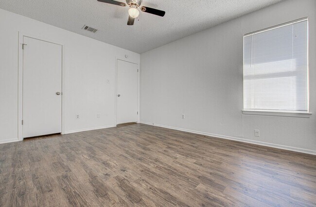Building Photo - 8122 West Gate Blvd