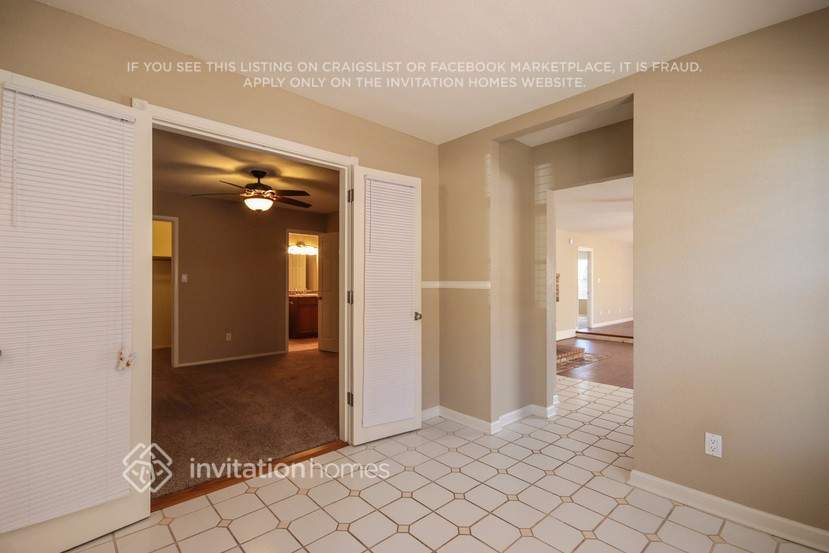 Building Photo - 3861 W Ivanhoe St