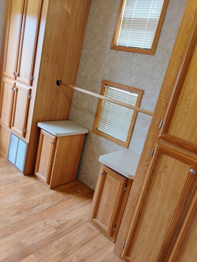 Building Photo - 5A - Park Model  pec meter 572327