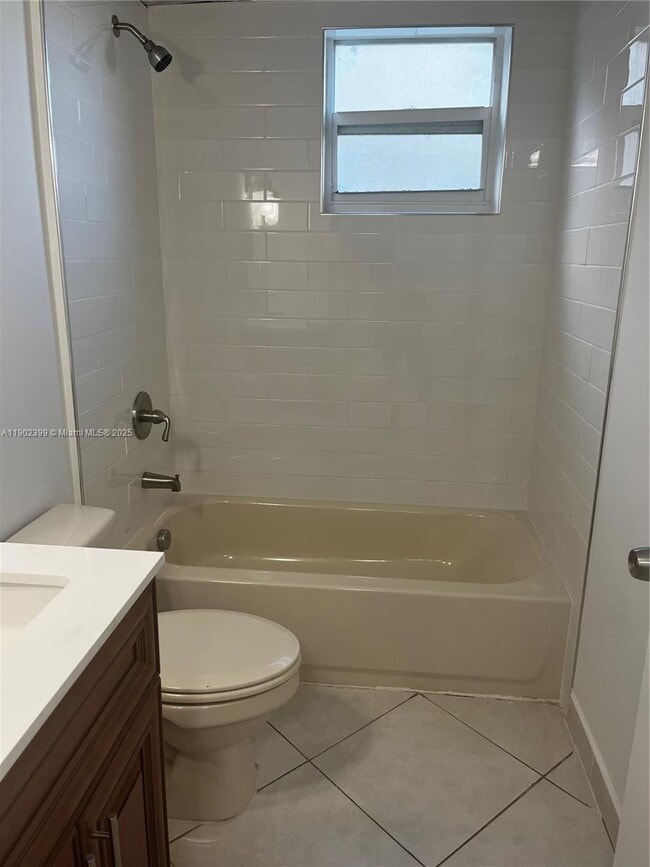 Building Photo - 181 NW 47th Ave