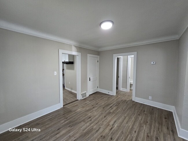 Building Photo - Fully Renovated 3-Bedroom Home – Move-In R...