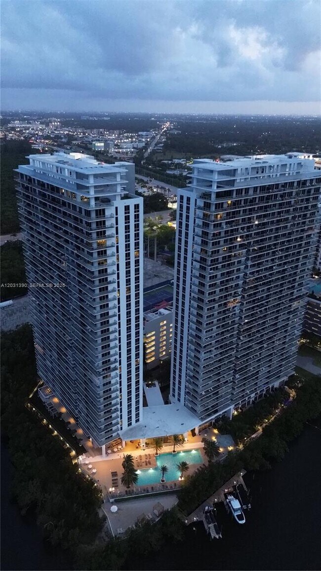 Building Photo - 16385 Biscayne Blvd