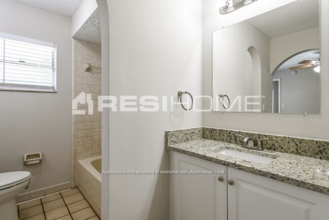 Building Photo - 3848 Beachman Dr