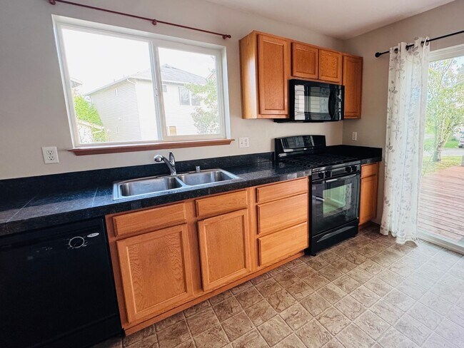 Building Photo - 5330 Larrabee Way
