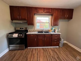 Building Photo - 511 Freeman Dr