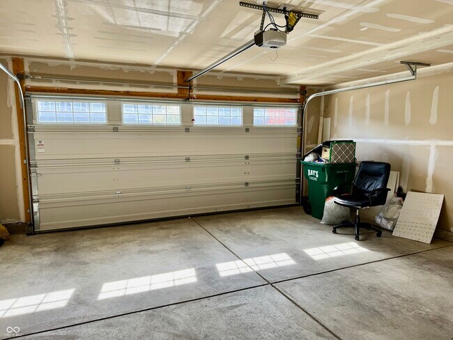 Building Photo - 830 McArthur Dr