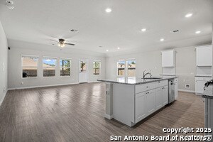 Building Photo - 1047 Raceland Rd