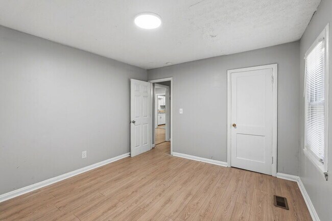 Building Photo - 178 Meador Way SE