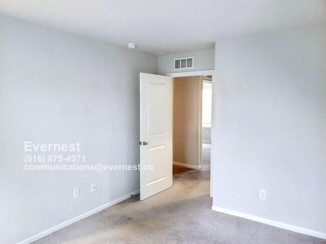 Building Photo - Charming 3-Bedroom Home in a Peaceful Kans...