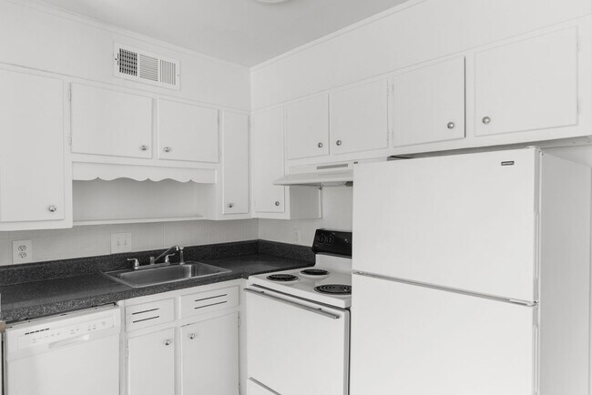 Interior Photo - Cliff Place