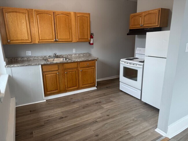 Building Photo - 1 Bedroom, 1 Bathroom Apartment Located on First Floor -- Ready For Move-In!