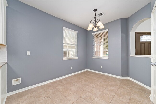 Building Photo - 1190 Stallion Ridge