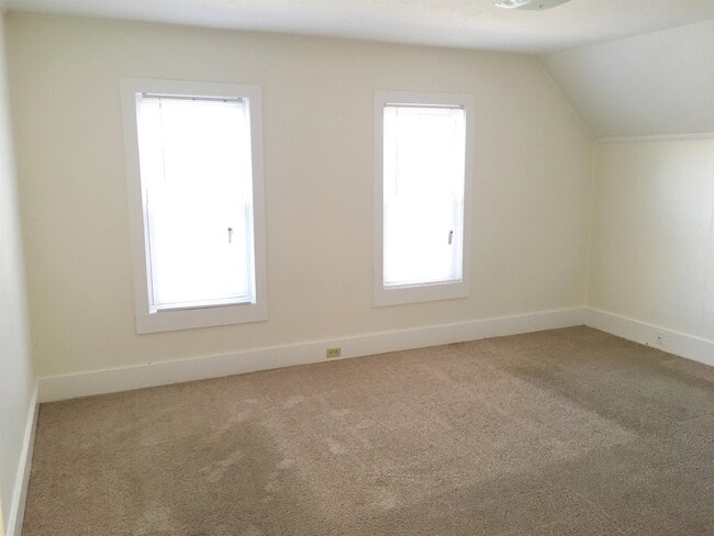 Building Photo - 239 Turner St