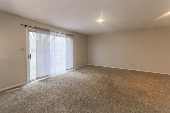 Building Photo - {10919} Quivera Falls Condo + Attached Two...