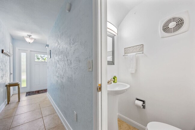 Building Photo - 491 Indian Creek Dr