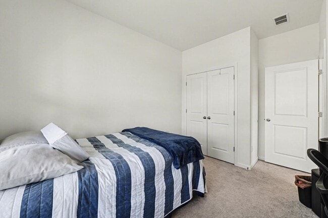 Building Photo - 801 Recess Pt Dr