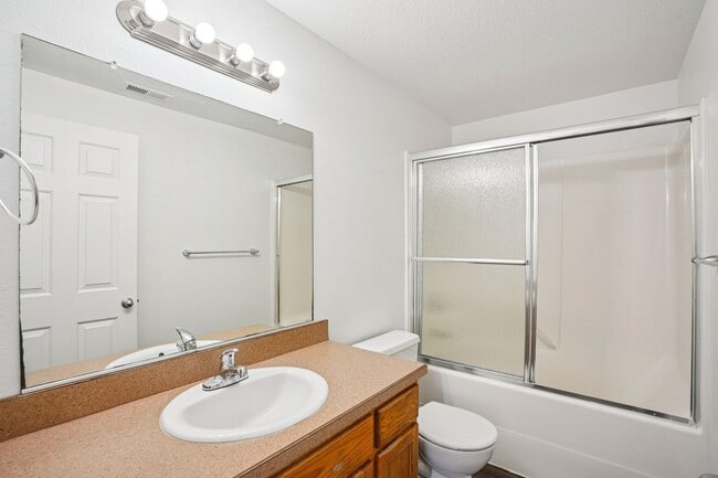 Building Photo - Beautiful 4BR/2BA Single-Level Home in Heart of McMinnville