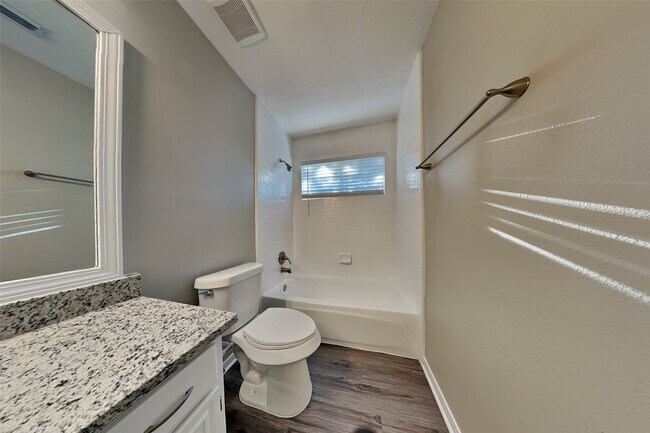 Building Photo - 15142 Red Cedar Cove Ln