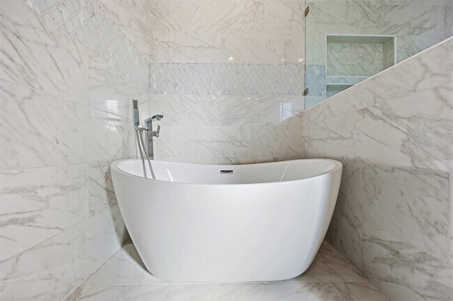 Building Photo - 514 E 29th St