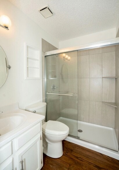 Building Photo - 101 Heathcote Ct