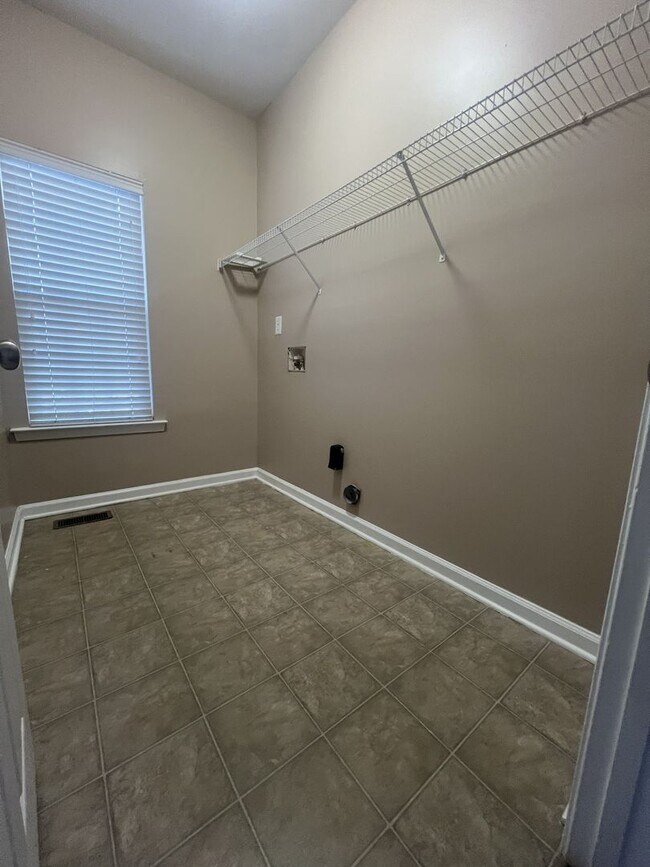 Building Photo - 13600 Warwick Longbay Dr