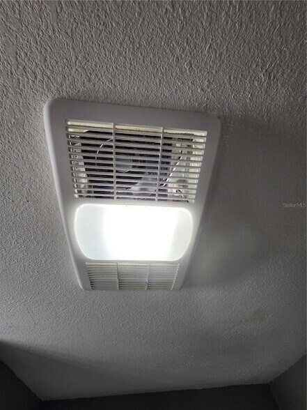 Building Photo - 1215 Skyview Blvd