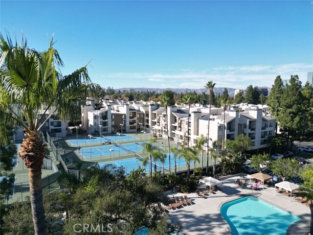 Building Photo - 5540 Owensmouth Ave