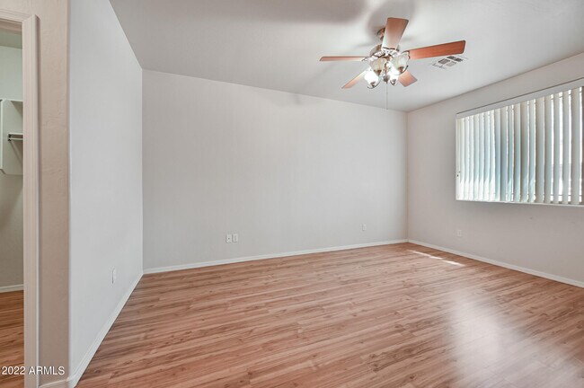 Building Photo - 2155 W Grace Blvd