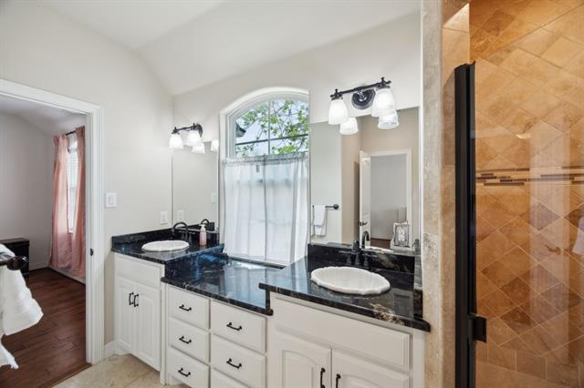 Building Photo - 8525 Briarwood Ln