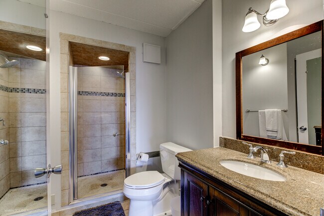 primary bathroom - 1315 Capella S