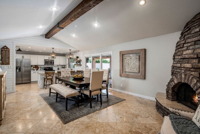 Building Photo - **STUNNING 3 BEDROOM/2 BATHROOM FULLY RENOVATED HOME IN SCOTTSDALE!! (THUNDERBIRD & 52ND ST)**