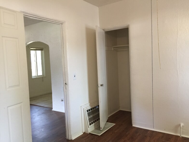 bedroom 1 - 33141 Case St