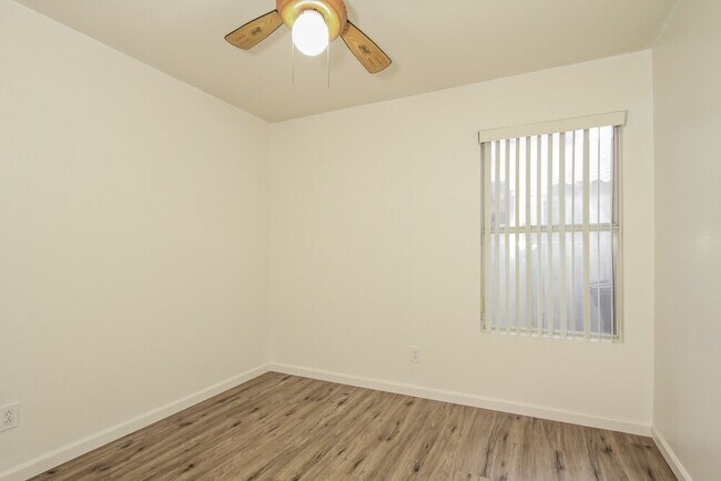 Building Photo - 9745 W Runion Dr
