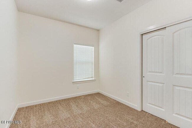 Building Photo - 15145 Imagine Dr