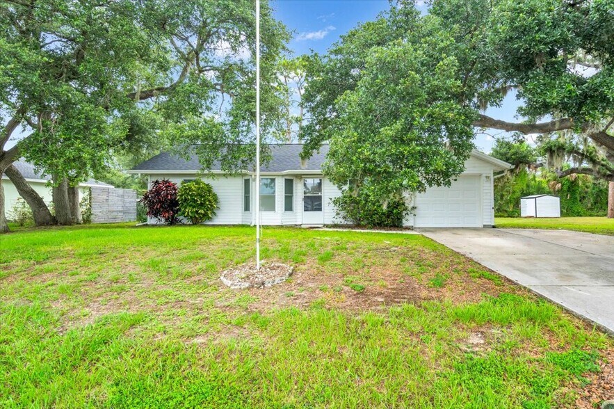 Building Photo - 5852 Brickell Dr