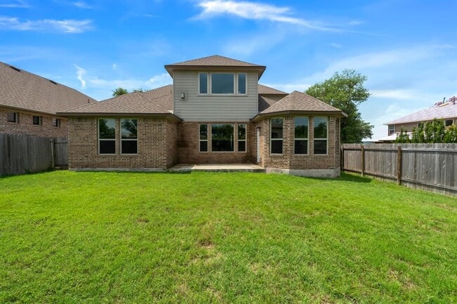 Building Photo - 505 Fair Oaks Dr
