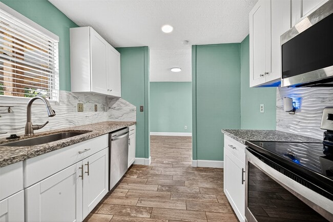 Building Photo - 7111 Tara Dr