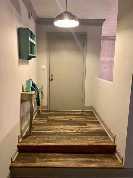 Foyer into Condon - 5455 Chemin de Vie