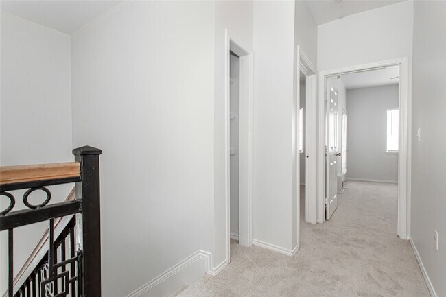 Building Photo - 4713 Virginia Ave