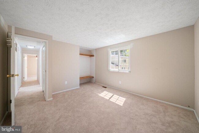 Building Photo - 1103 Burwick Dr
