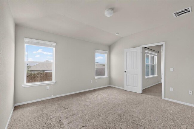 Building Photo - 402 Pentire Way
