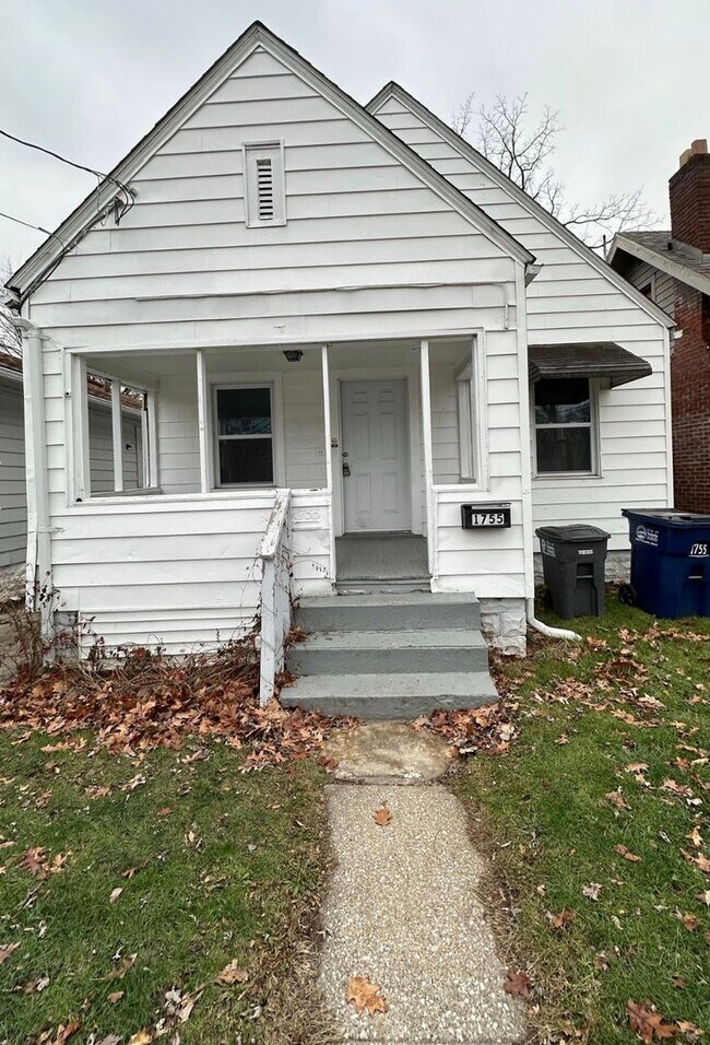 Building Photo - 2 Bed Room 1 Bath