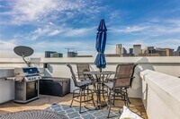 Building Photo - 3028 Carmel St